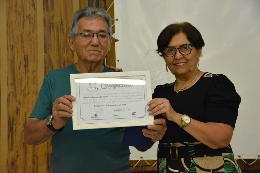 Enedino Joaquim Pinheiro é condecorado com Medalha "Diva Câmara Martins"
