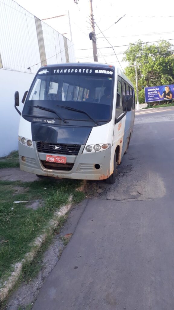 Polícia Civil recupera ônibus roubado em Goiás