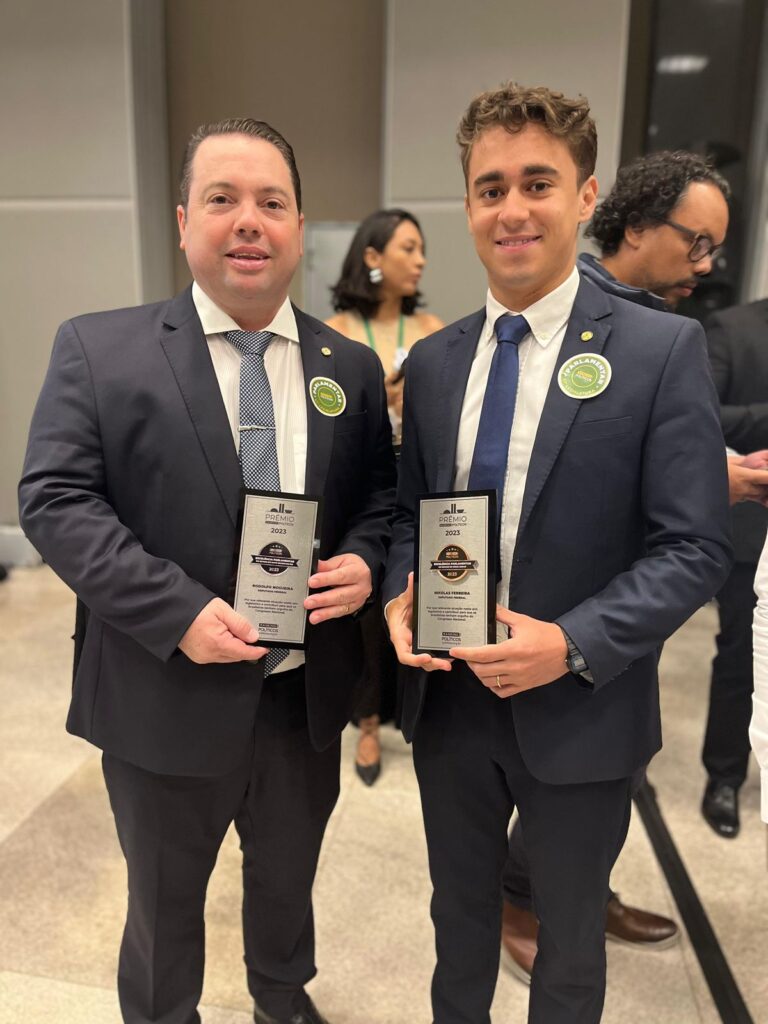 Rodolfo Nogueira recebe prêmio de melhor deputado federal do MS