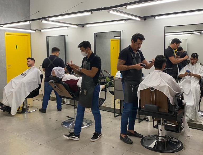 De uma infância humilde a empresário de barbearia, prova que força de vontade quebra as barreiras e leva ao sucesso