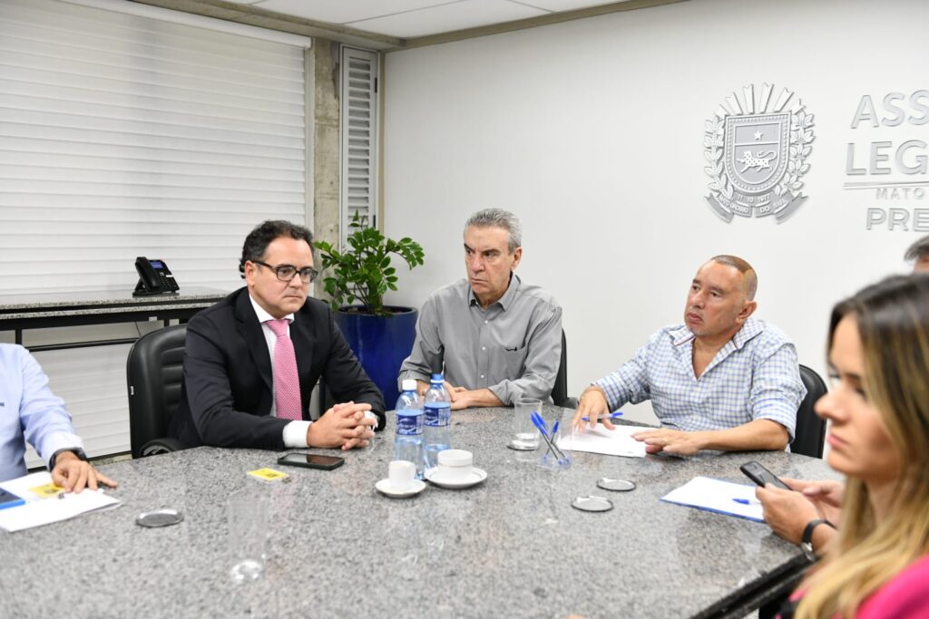 Presidente da Fiems defende maior redução de custos das taxas cartorárias em MS Presidente da Fiems defende maior redução de custos das taxas cartorárias em MS