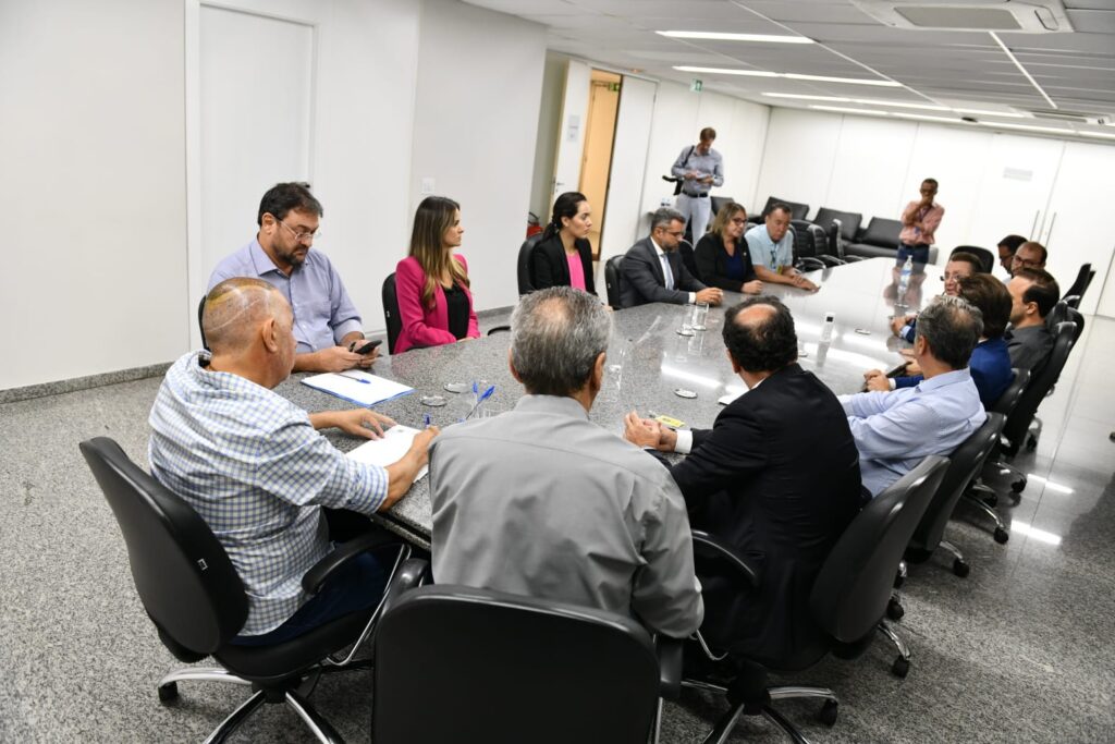 Presidente da Fiems defende maior redução de custos das taxas cartorárias em MS Presidente da Fiems defende maior redução de custos das taxas cartorárias em MS