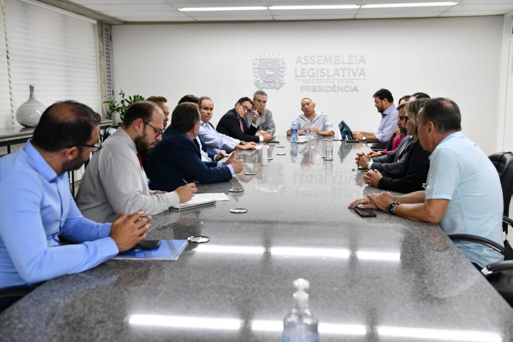 Presidente da Fiems defende maior redução de custos das taxas cartorárias em MS Presidente da Fiems defende maior redução de custos das taxas cartorárias em MS