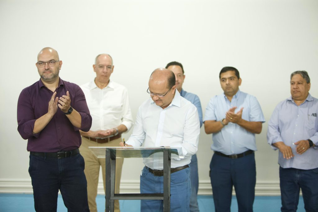 Em maratona por 11 cidades, Governo reforça marca do municipalismo com mais R$ 350 milhões em investimentos Em maratona por 11 cidades, Governo reforça marca do municipalismo com mais R$ 350 milhões em investimentos