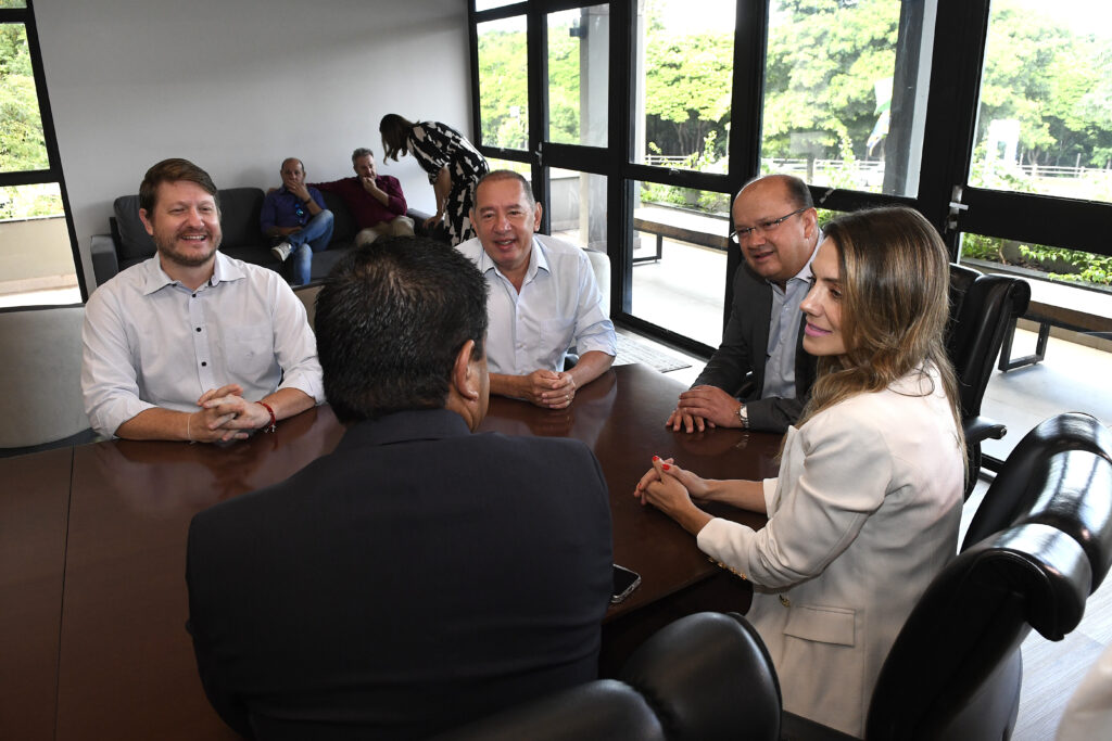 Barbosinha assume como governador em exercício de Mato Grosso do Sul até dia 14 de janeiro Barbosinha assume como governador em exercício de Mato Grosso do Sul até dia 14 de janeiro