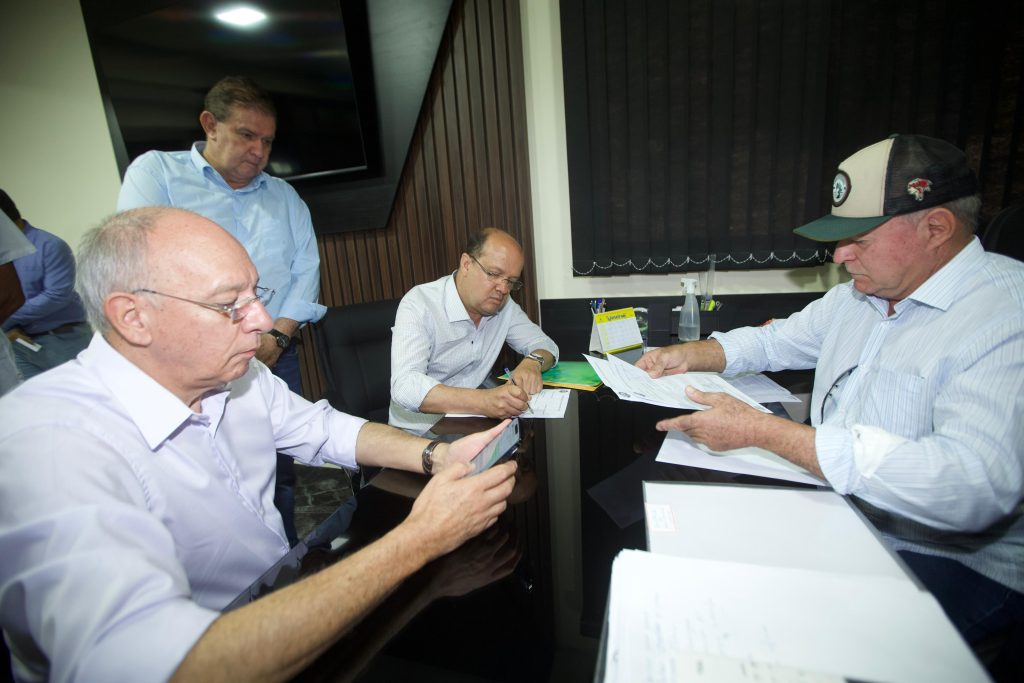 Em maratona por 11 cidades, Governo reforça marca do municipalismo com mais R$ 350 milhões em investimentos Em maratona por 11 cidades, Governo reforça marca do municipalismo com mais R$ 350 milhões em investimentos