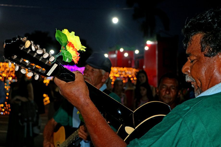 Três-lagoenses se despediram da Cidade do Natal com apresentação da Folia de Reis
