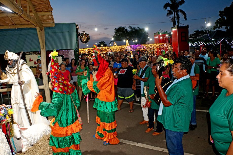 Três-lagoenses se despediram da Cidade do Natal com apresentação da Folia de Reis