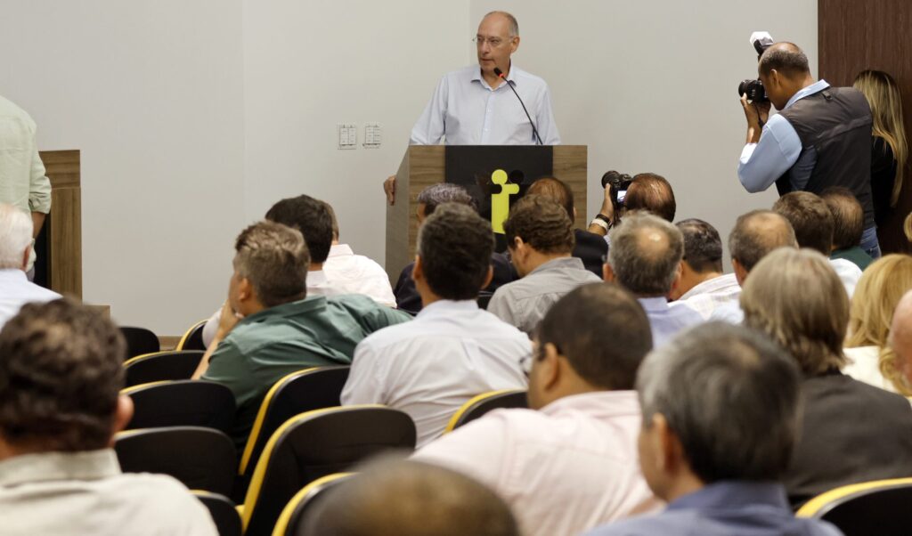 Governo de Mato Grosso do Sul anuncia R$ 966 milhões para infraestrutura urbana em 2024 Governo de Mato Grosso do Sul anuncia R$ 966 milhões para infraestrutura urbana em 2024