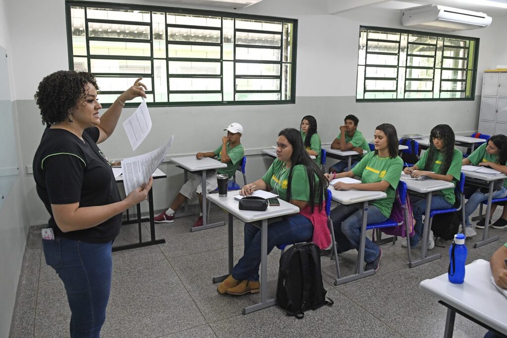 Governo de MS formaliza nomeação de 216 professores efetivos para Rede Estadual de Ensino
