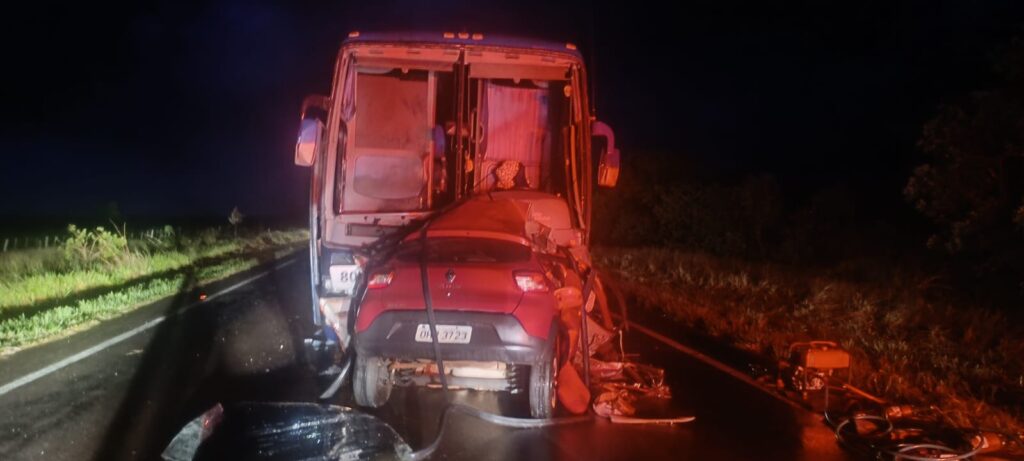 URGENTE! Dois acidentes graves deixam cinco pessoas mortas na região de Bataguassu e Campo Grande nesta segunda-feira URGENTE! Dois acidentes graves deixam cinco pessoas mortas na região de Bataguassu e Campo Grande nesta segunda-feira