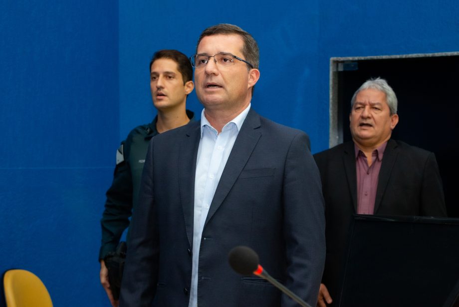 Novos conselheiros tutelares foram empossados em cerimônia solene na Câmara Municipal Novos conselheiros tutelares foram empossados em cerimônia solene na Câmara Municipal