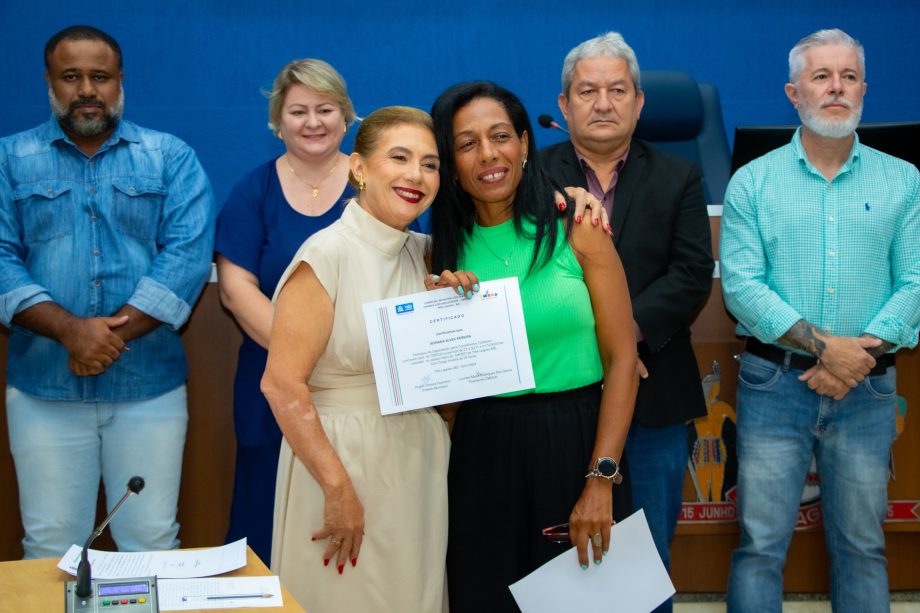 Novos conselheiros tutelares foram empossados em cerimônia solene na Câmara Municipal Novos conselheiros tutelares foram empossados em cerimônia solene na Câmara Municipal