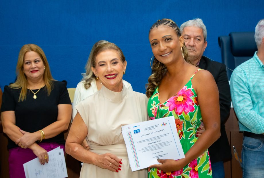 Novos conselheiros tutelares foram empossados em cerimônia solene na Câmara Municipal Novos conselheiros tutelares foram empossados em cerimônia solene na Câmara Municipal