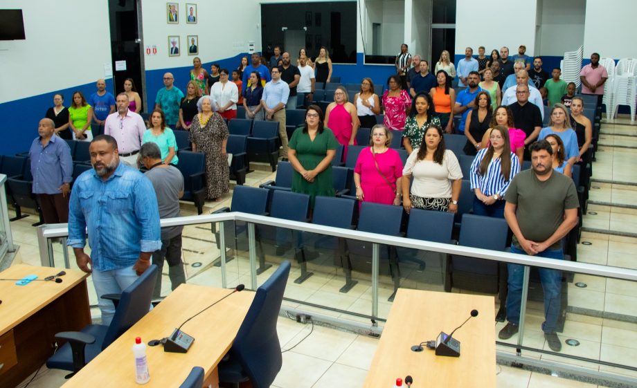 Novos conselheiros tutelares foram empossados em cerimônia solene na Câmara Municipal Novos conselheiros tutelares foram empossados em cerimônia solene na Câmara Municipal