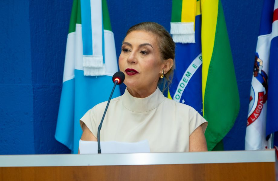 Novos conselheiros tutelares foram empossados em cerimônia solene na Câmara Municipal Novos conselheiros tutelares foram empossados em cerimônia solene na Câmara Municipal