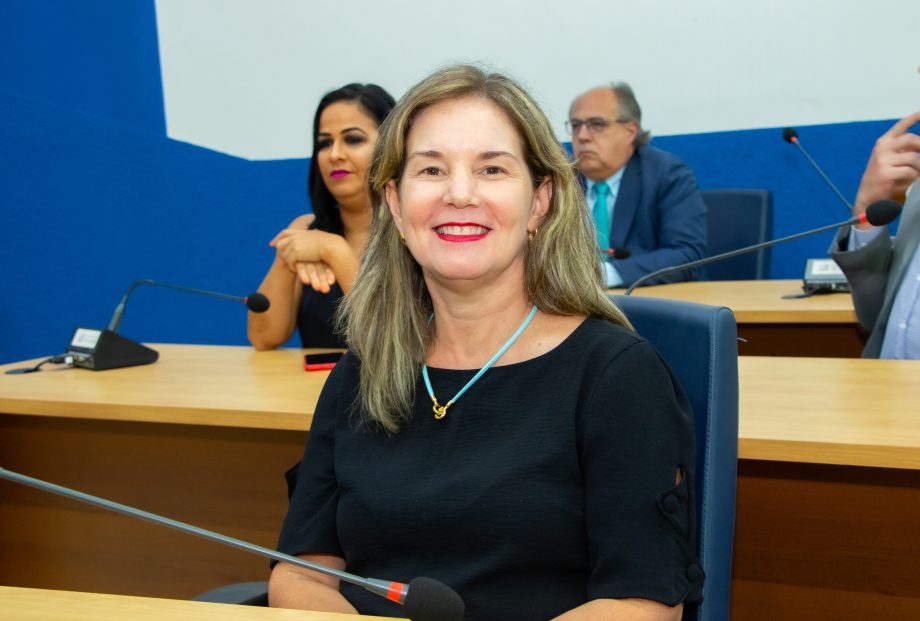 Novos conselheiros tutelares foram empossados em cerimônia solene na Câmara Municipal Novos conselheiros tutelares foram empossados em cerimônia solene na Câmara Municipal