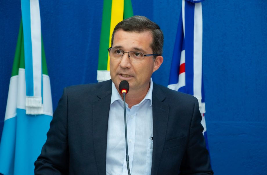 Novos conselheiros tutelares foram empossados em cerimônia solene na Câmara Municipal Novos conselheiros tutelares foram empossados em cerimônia solene na Câmara Municipal
