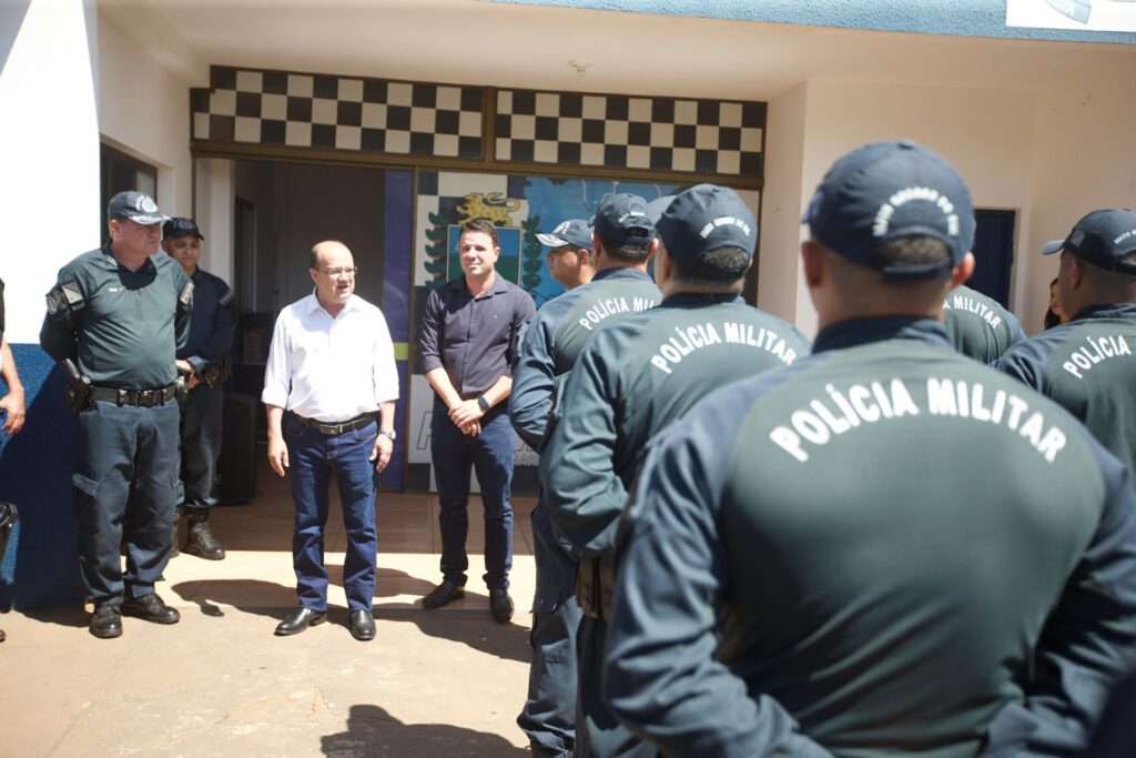 Governador em exercício entrega obras em Caarapó e autoriza ampliação da rede de saneamento