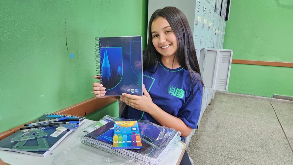 Organização e logística do Governo de MS garantem que alunos recebam uniformes e kits escolares Organização e logística do Governo de MS garantem que alunos recebam uniformes e kits escolares