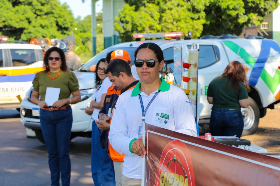 Motoristas são abordados por ação contra o Aedes aegypti na Barreira Fiscal de Três Lagoas