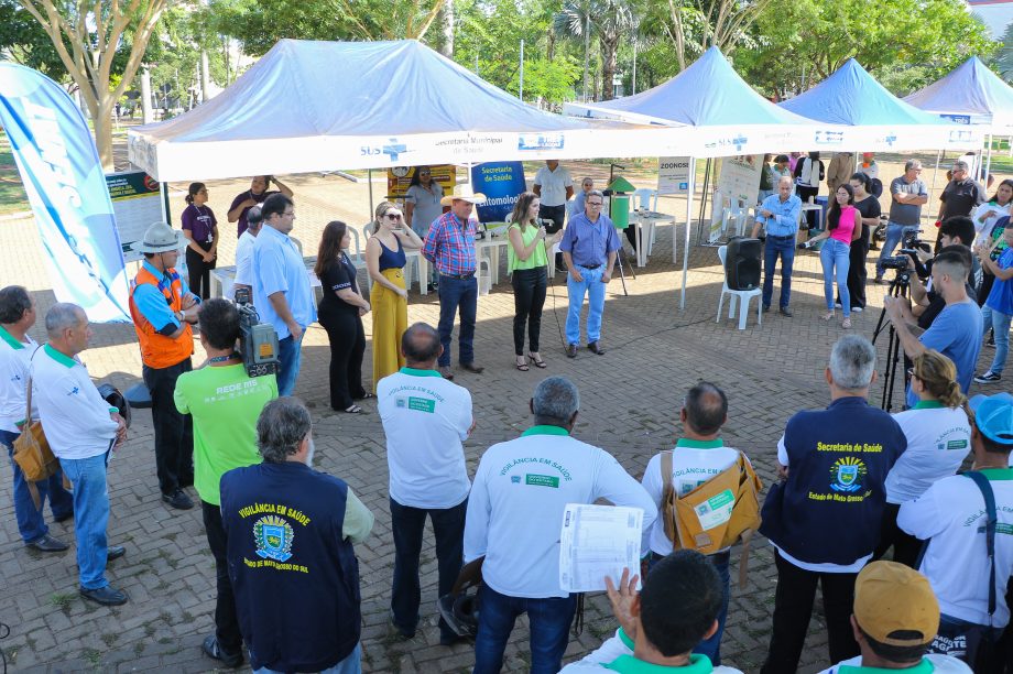LUTA CONTRA A DENGUE – Prefeitura promoveu ação de mobilização e combate ao Aedes aegypti na área central LUTA CONTRA A DENGUE – Prefeitura promoveu ação de mobilização e combate ao Aedes aegypti na área central