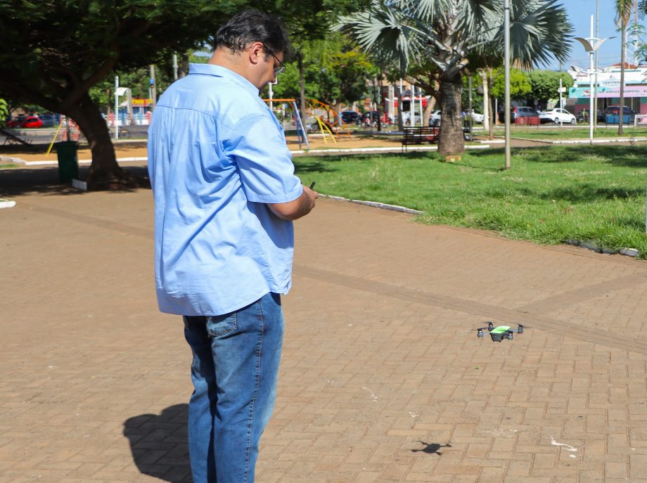 LUTA CONTRA A DENGUE – Prefeitura promoveu ação de mobilização e combate ao Aedes aegypti na área central LUTA CONTRA A DENGUE – Prefeitura promoveu ação de mobilização e combate ao Aedes aegypti na área central