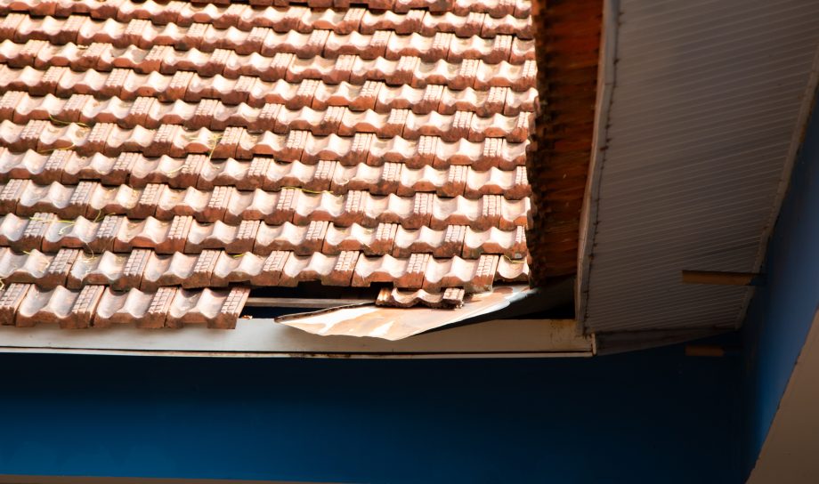 Após estragos da última chuva, Prefeitura de TL inicia reparos em escola municipal Irmã Scheilla