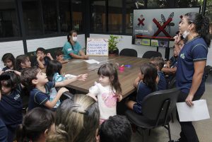 Crianças e servidores do Detran-MS intensificam ações de combate ao mosquito da dengue