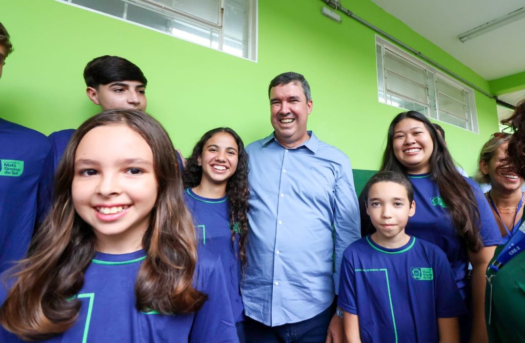 Com a agenda cheia, governador acompanha volta às aulas de perto no interior de MS