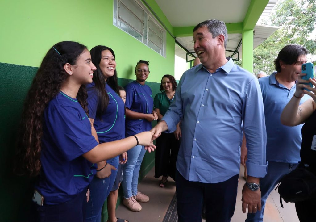 Com a agenda cheia, governador acompanha volta às aulas de perto no interior de MS