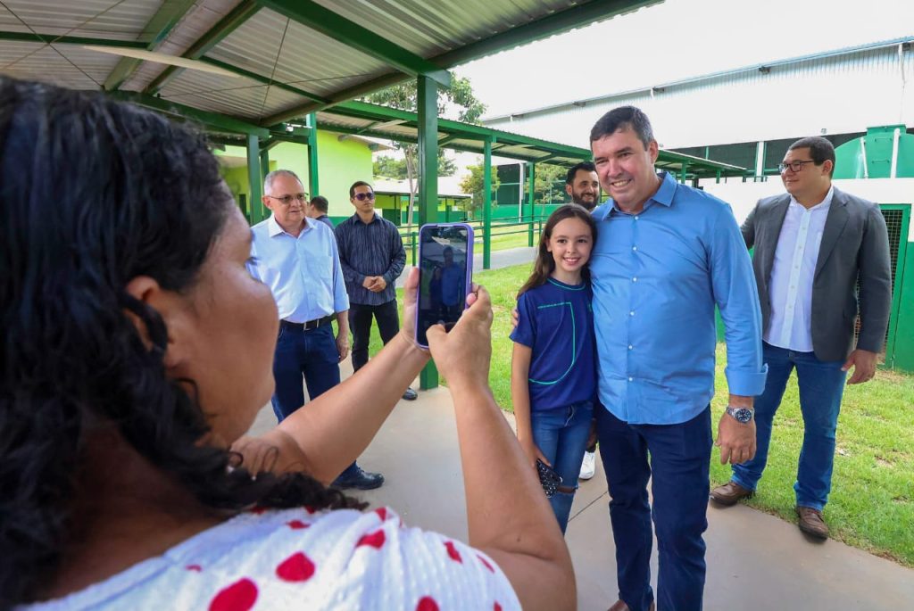 Com a agenda cheia, governador acompanha volta às aulas de perto no interior de MS