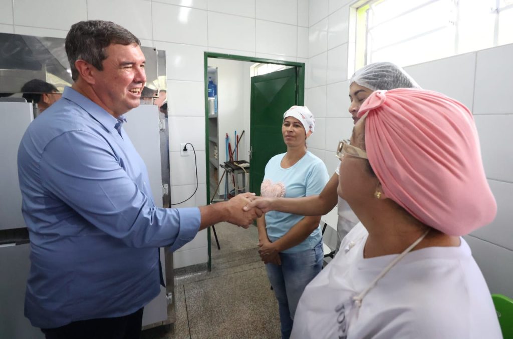 Com a agenda cheia, governador acompanha volta às aulas de perto no interior de MS