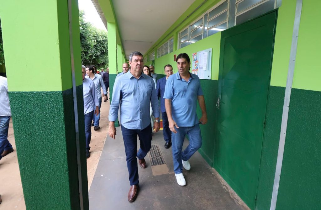 Com a agenda cheia, governador acompanha volta às aulas de perto no interior de MS