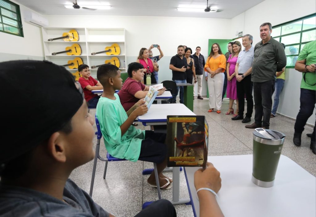 Com a agenda cheia, governador acompanha volta às aulas de perto no interior de MS