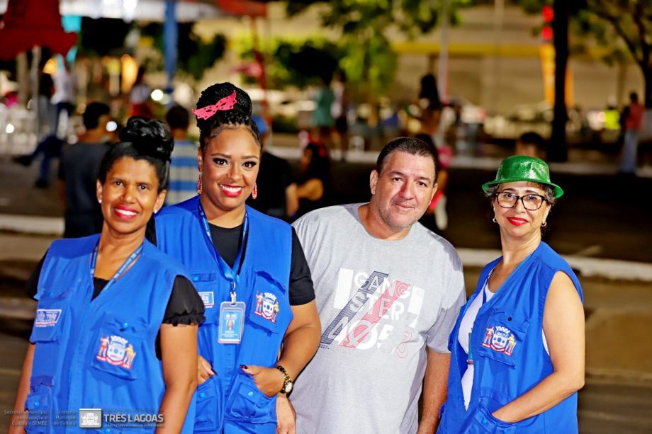 Confira as fotos do primeiro dia do CarnaTrês