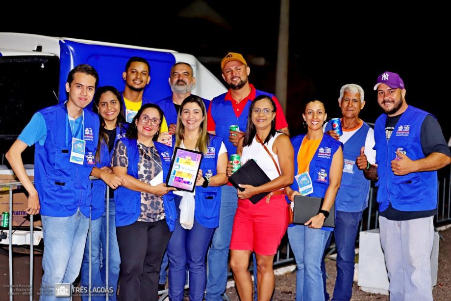 Confira as fotos do primeiro dia do CarnaTrês