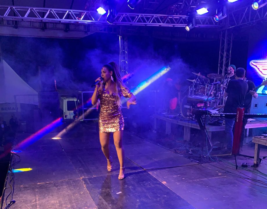 Confira as fotos do primeiro dia do CarnaTrês