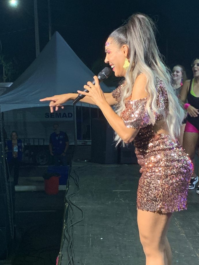 Confira as fotos do primeiro dia do CarnaTrês