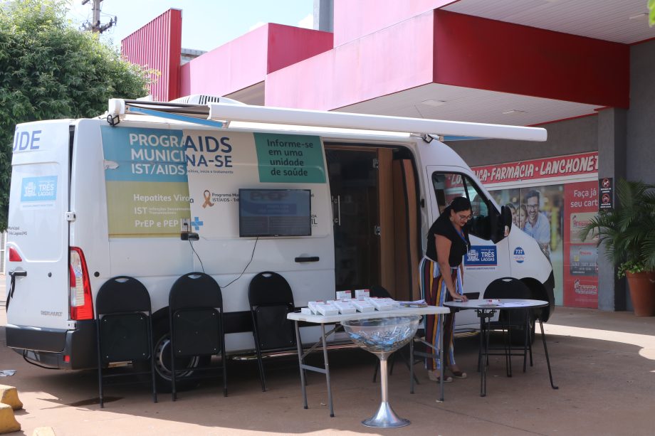 Programa IST/AIDS promoveu ação de prevenção e apresentação dos serviços para a população Programa IST/AIDS promoveu ação de prevenção e apresentação dos serviços para a população