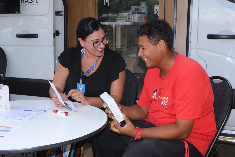 Programa IST/AIDS promoveu ação de prevenção e apresentação dos serviços para a população Programa IST/AIDS promoveu ação de prevenção e apresentação dos serviços para a população