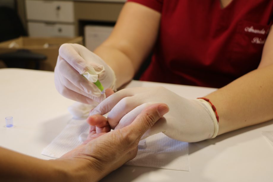 Programa IST/AIDS promoveu ação de prevenção e apresentação dos serviços para a população Programa IST/AIDS promoveu ação de prevenção e apresentação dos serviços para a população