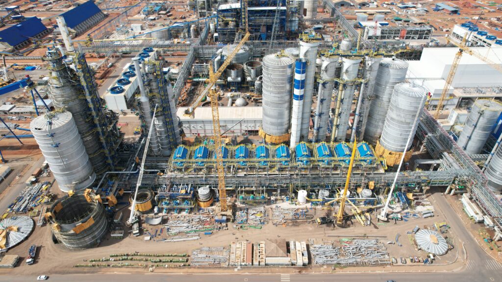 Maior fábrica de celulose do mundo entra em operação neste semestre e Prefeito de Ribas planeja construir 4 mil casas para população Maior fábrica de celulose do mundo entra em operação neste semestre e Prefeito de Ribas planeja construir 4 mil casas para população