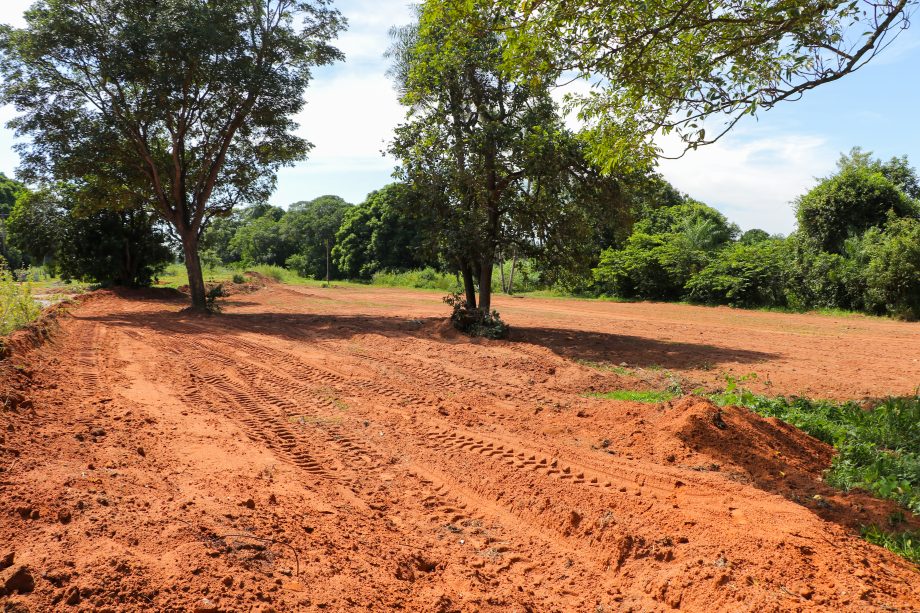 Prefeito Angelo Guerreiro assina ordem de serviço de asfalto e drenagem no Distrito do Arapuá Prefeito Angelo Guerreiro assina ordem de serviço de asfalto e drenagem no Distrito do Arapuá