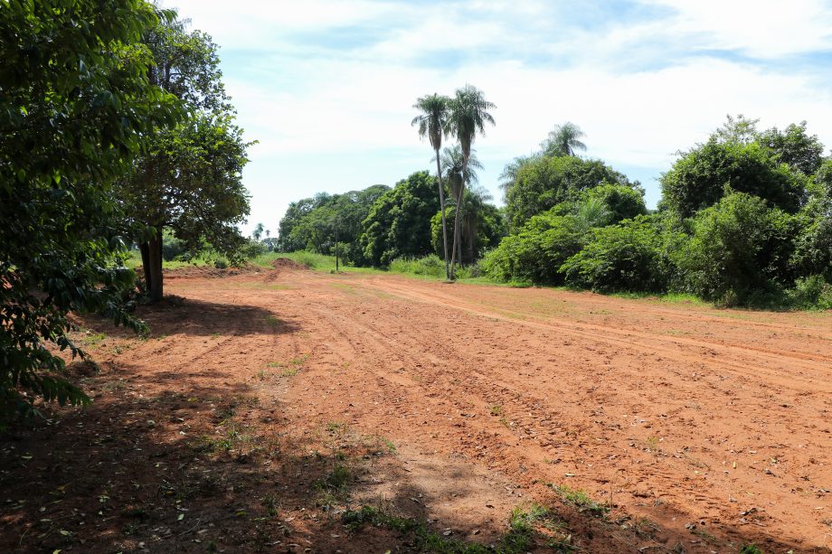 Prefeito Angelo Guerreiro assina ordem de serviço de asfalto e drenagem no Distrito do Arapuá Prefeito Angelo Guerreiro assina ordem de serviço de asfalto e drenagem no Distrito do Arapuá