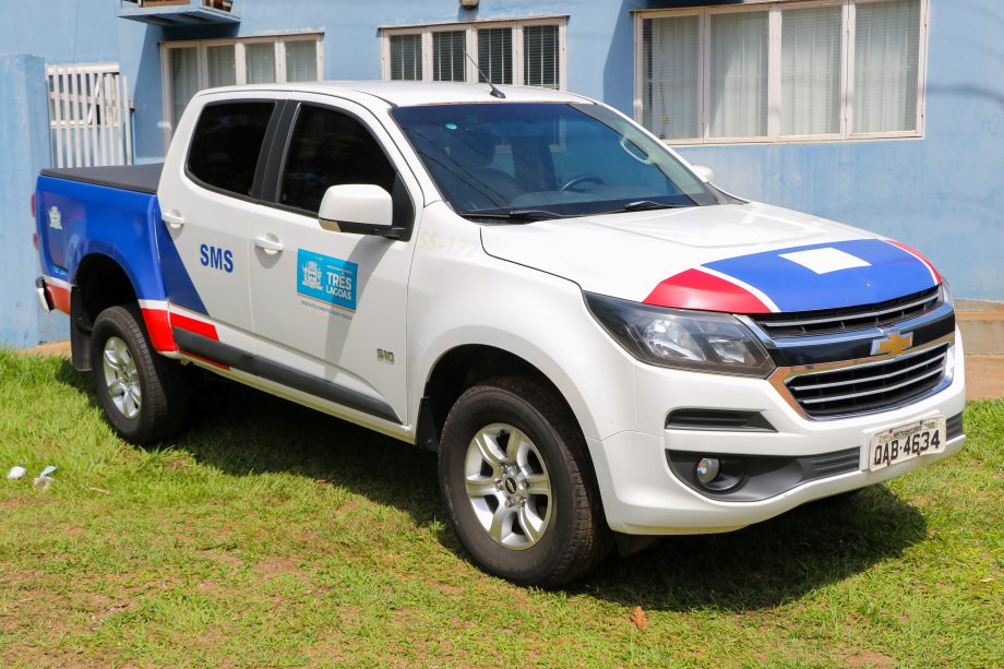 Prefeito Angelo Guerreiro assina ordem de serviço de asfalto e drenagem no Distrito do Arapuá Prefeito Angelo Guerreiro assina ordem de serviço de asfalto e drenagem no Distrito do Arapuá