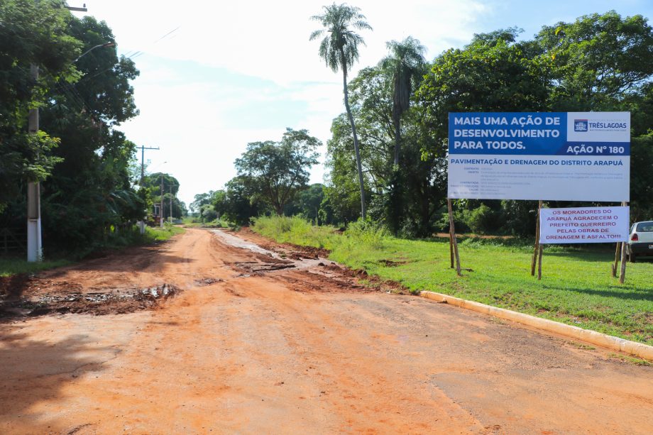 Prefeito Angelo Guerreiro assina ordem de serviço de asfalto e drenagem no Distrito do Arapuá Prefeito Angelo Guerreiro assina ordem de serviço de asfalto e drenagem no Distrito do Arapuá
