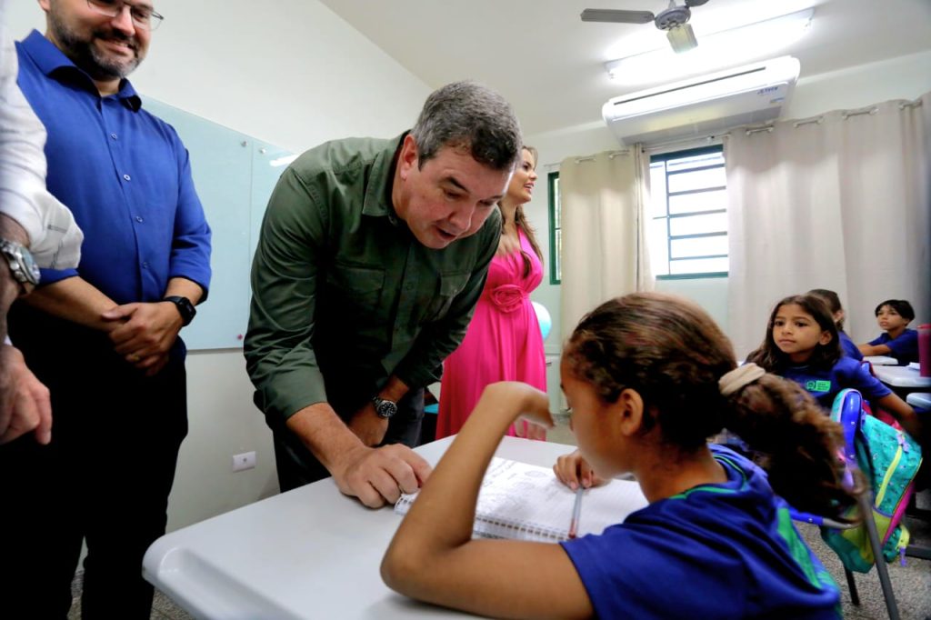Com a agenda cheia, governador acompanha volta às aulas de perto no interior de MS