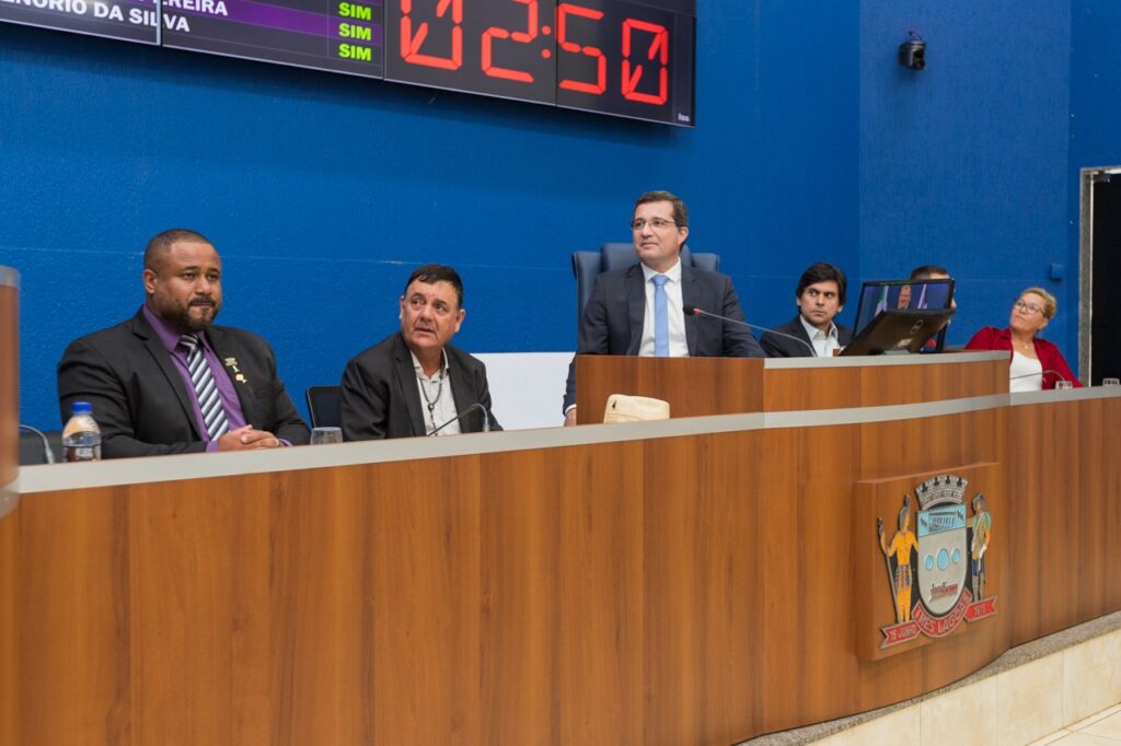 Vereadores iniciam trabalho legislativo com devolução de recursos e garantia de mais obras na cidade Vereadores iniciam trabalho legislativo com devolução de recursos e garantia de mais obras na cidade