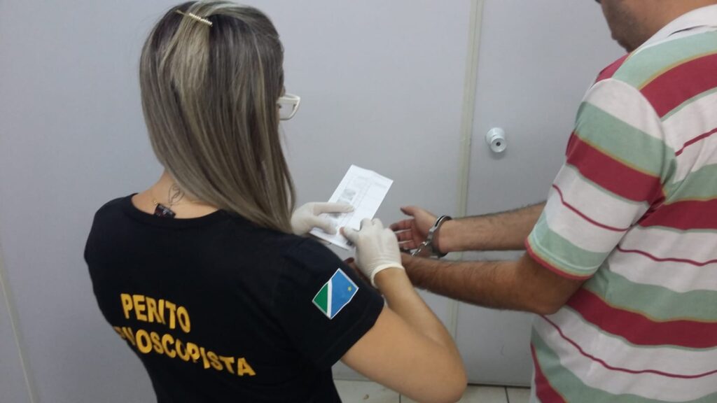 CASOS DESAFIADORES: Trabalho de peritos papiloscopistas de MS é referência para o País CASOS DESAFIADORES: Trabalho de peritos papiloscopistas de MS é referência para o País